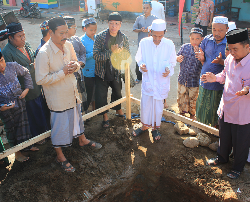 KH. Moh. Zuhri Zaini