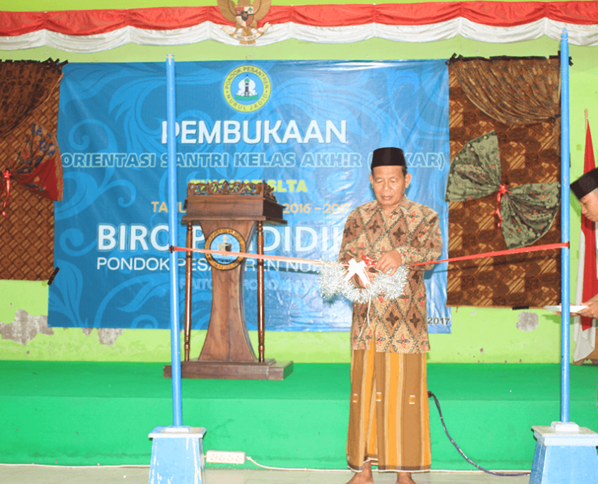 Pembukaan Orientasi Santri Kelas Akhir (OSKAR)
