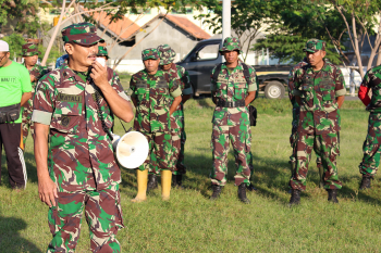 Bersih Lingkungan Bersama TNI
