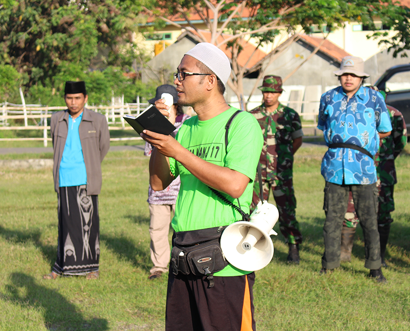 Bersih Lingkungan Bersama TNI