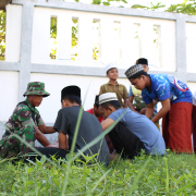 Bersih Lingkungan Bersama TNI