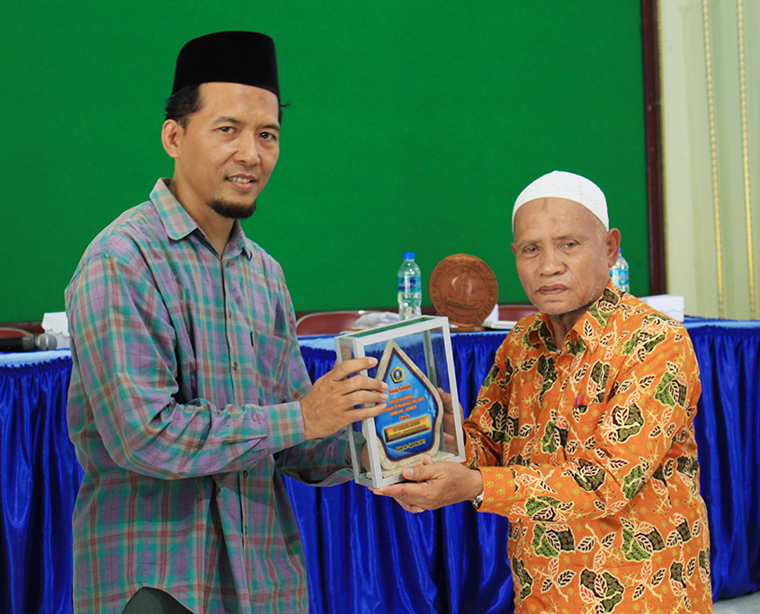 KH. Hefniy Razaq