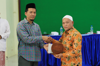 KH. Hefniy Razaq