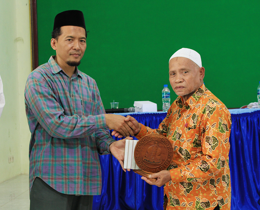 KH. Hefniy Razaq