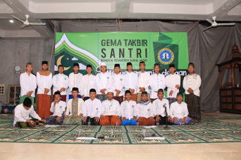 Gema Takbir santri Nurul Jadid