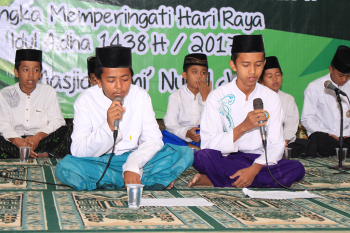 Gema Takbir santri Nurul Jadid