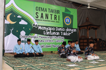 Gema Takbir santri Nurul Jadid