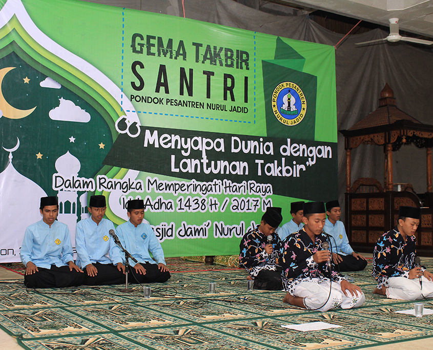 Gema Takbir santri Nurul Jadid