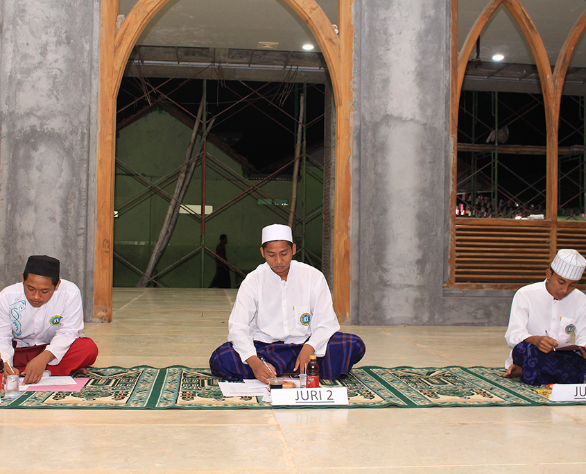 Gema Takbir santri Nurul Jadid