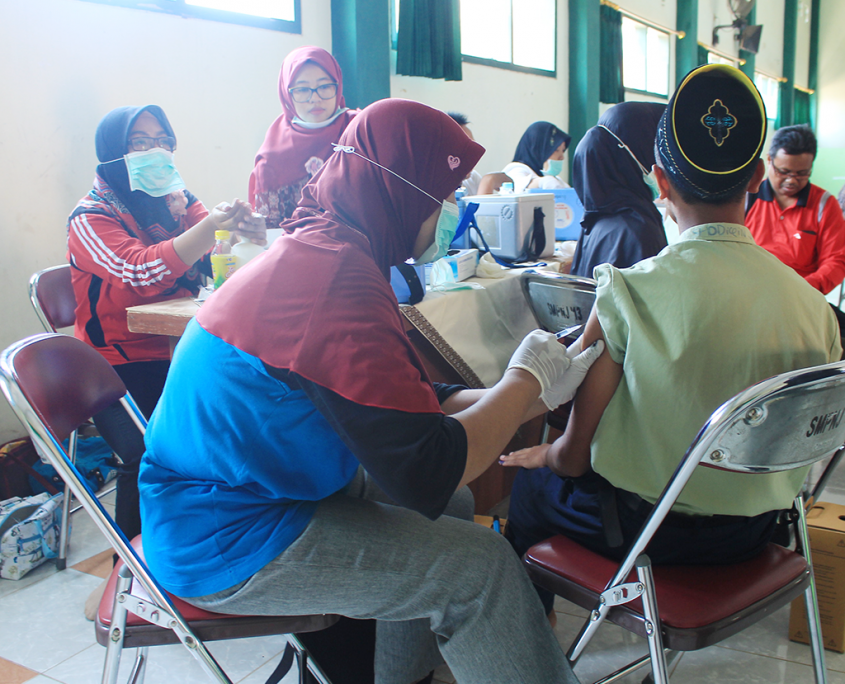 Imunisasi Rubela SMP Nurul Jadid