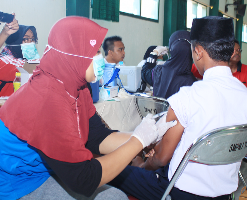 Imunisasi Rubela SMP Nurul Jadid