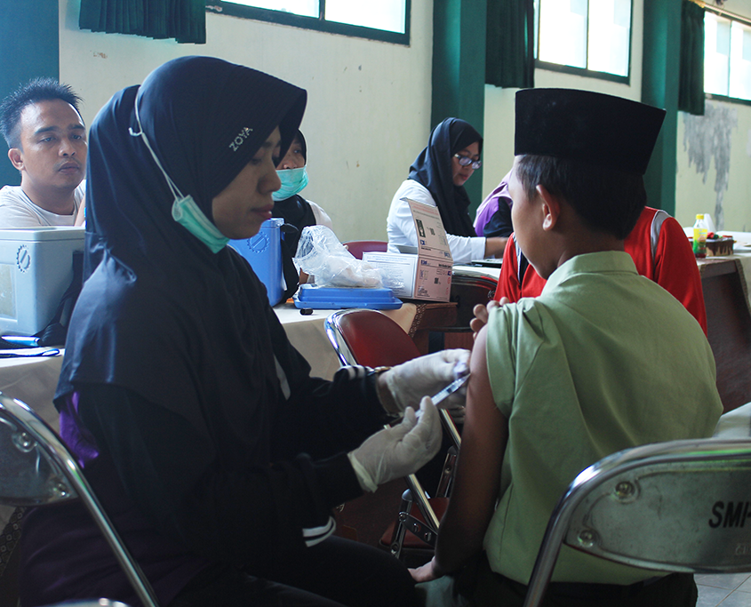 Imunisasi Rubela SMP Nurul Jadid