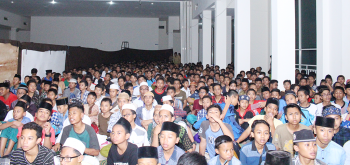 Nonton Bareng G30S PKI Bersama Santri Nurul Jadid