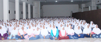 Nonton Bareng G30S PKI Bersama Santri Nurul Jadid