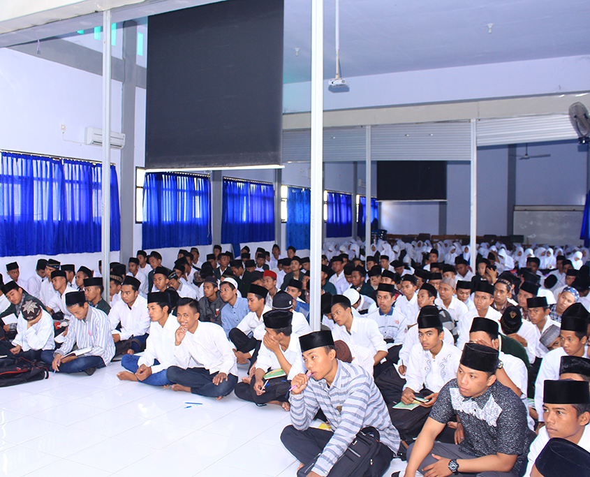 Kuliah Umum Agama Perdana UNUJA