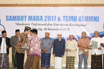 KH. Moh. Zuhri Zaini