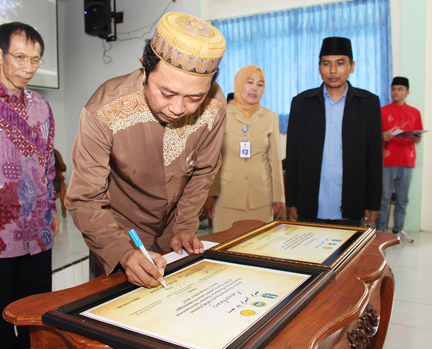 KH. Abdul hamid Wahid
