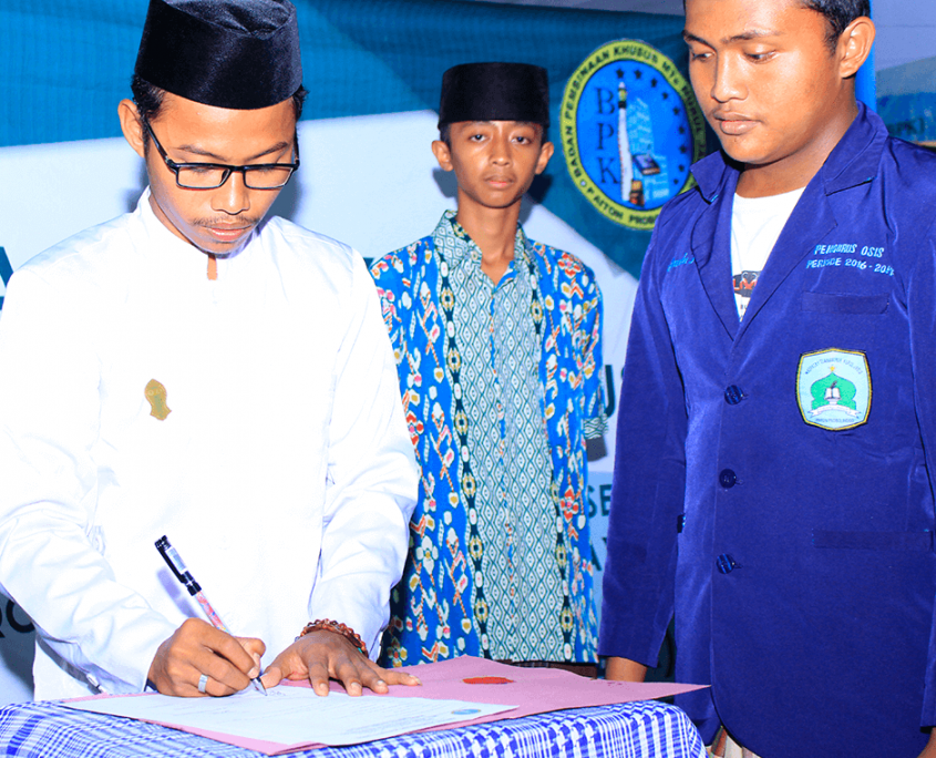 Pesta Demokrasi dan Pelantikan Pengurus BPK MTs Nurul Jadid
