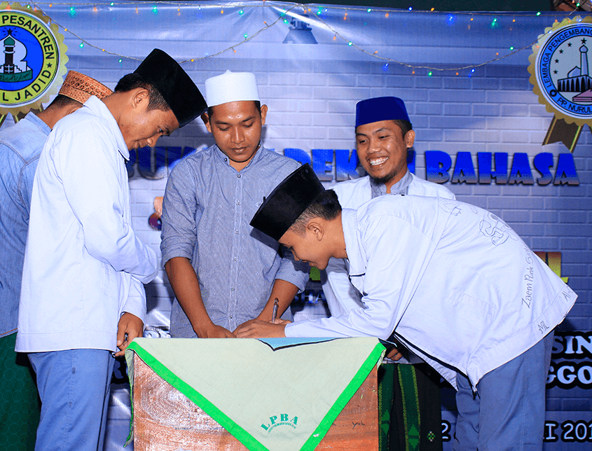 Pembukaan Pekan Bahasa LPBA Putra dan Pelantikan OSIL