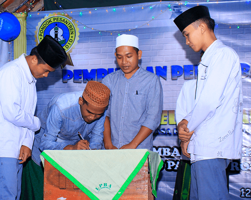 Pembukaan Pekan Bahasa LPBA Putra dan Pelantikan OSIL