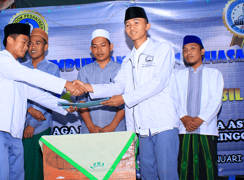 Pembukaan Pekan Bahasa LPBA Putra dan Pelantikan OSIL
