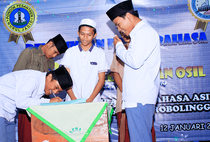 Pembukaan Pekan Bahasa LPBA Putra dan Pelantikan OSIL
