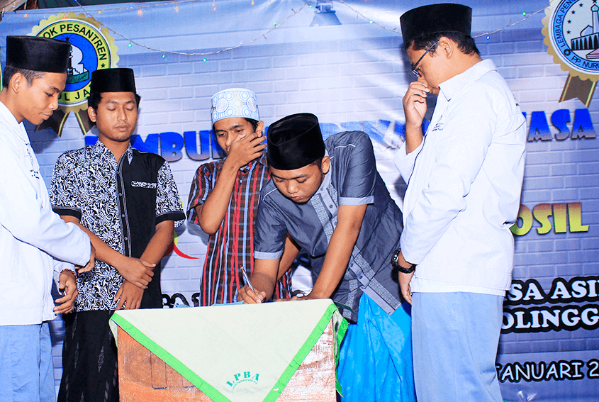 Pembukaan Pekan Bahasa LPBA Putra dan Pelantikan OSIL