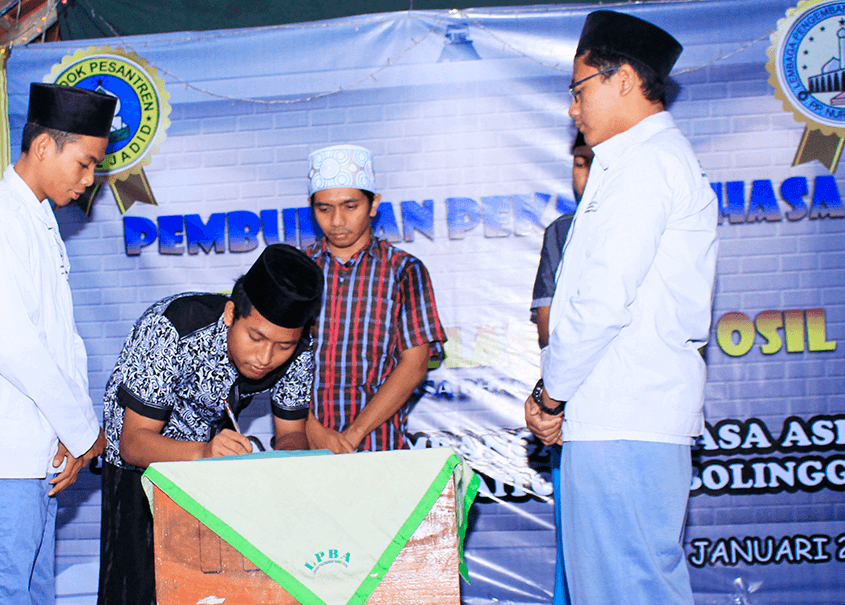 Pembukaan Pekan Bahasa LPBA Putra dan Pelantikan OSIL