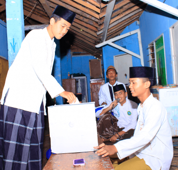 Pemilihan Ketua dan Wakil Al Muradi Madrasah Diniyah Nurul Jadid