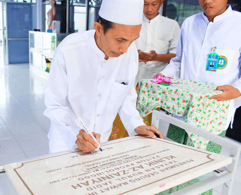 KH. Moh. Zuhri Zaini