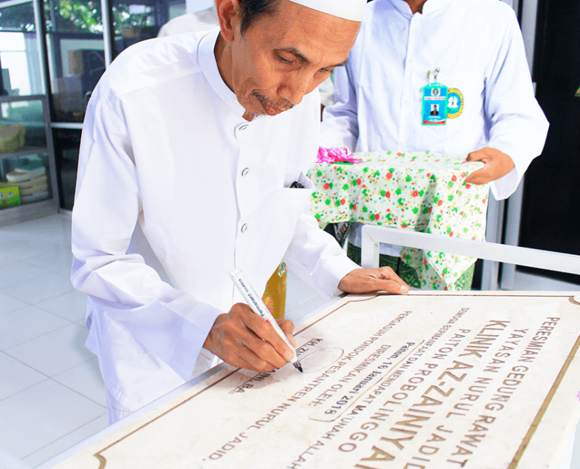KH. Moh. Zuhri Zaini