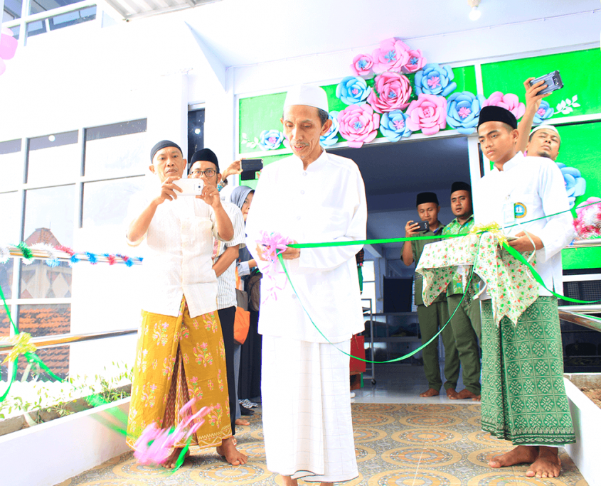 KH. Moh. Zuhri Zaini
