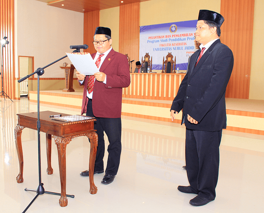 Pelantikan dan Pengambilan Sumpah Ners Universitas Nurul Jadid Fakultas Kesehatan