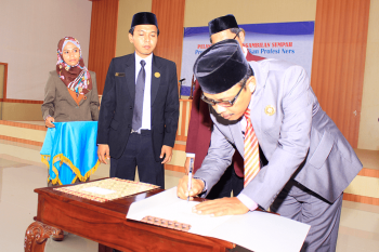 Pelantikan dan Pengambilan Sumpah Ners Universitas Nurul Jadid Fakultas Kesehatan