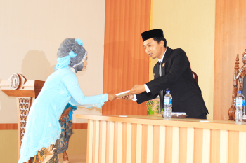 Pelantikan dan Pengambilan Sumpah Ners Universitas Nurul Jadid Fakultas Kesehatan