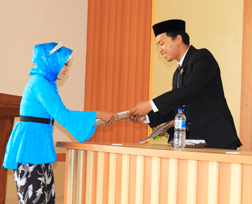 Pelantikan dan Pengambilan Sumpah Ners Universitas Nurul Jadid Fakultas Kesehatan