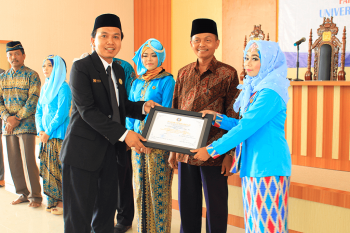 Pelantikan dan Pengambilan Sumpah Ners Universitas Nurul Jadid Fakultas Kesehatan