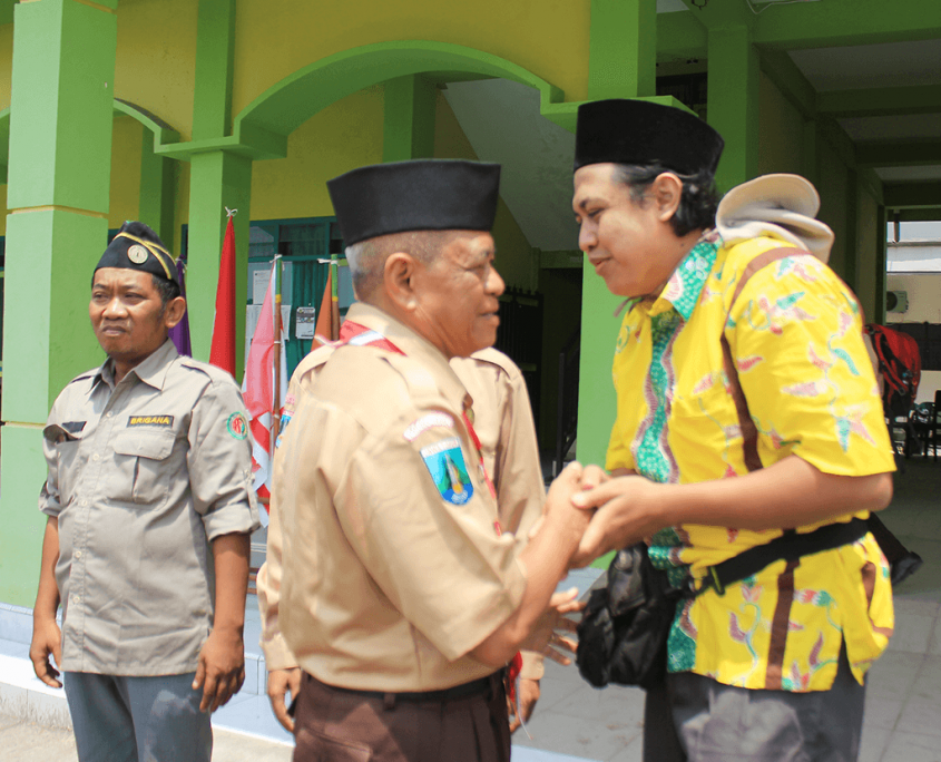 Aksi Lingkungan Sejuta Lubang Resapan Biopori Pramuka Universitas Nurul Jadid