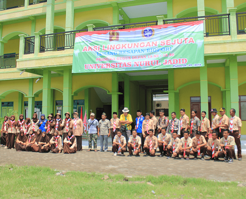 Aksi Lingkungan Sejuta Lubang Resapan Biopori Pramuka Universitas Nurul Jadid