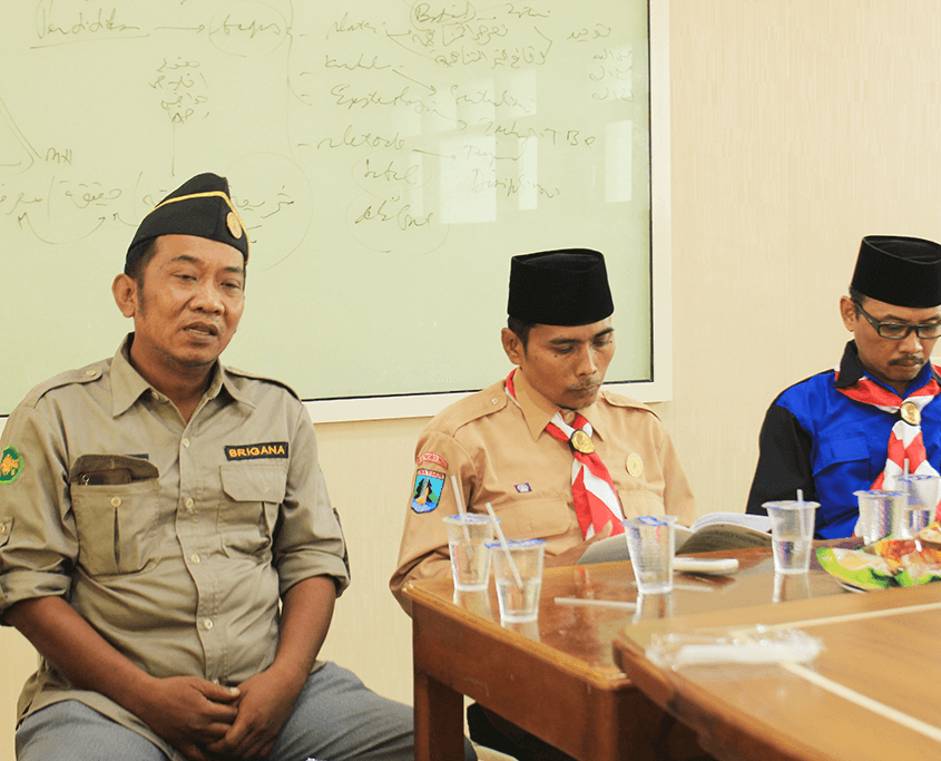 Aksi Lingkungan Sejuta Lubang Resapan Biopori Pramuka Universitas Nurul Jadid
