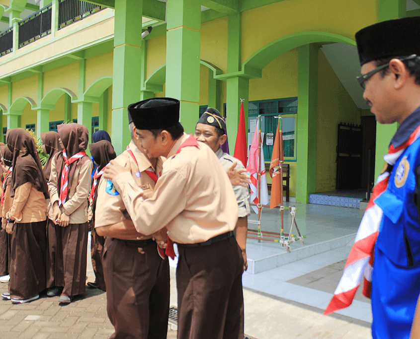 Aksi Lingkungan Sejuta Lubang Resapan Biopori Pramuka Universitas Nurul Jadid