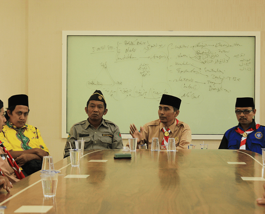 Aksi Lingkungan Sejuta Lubang Resapan Biopori Pramuka Universitas Nurul Jadid