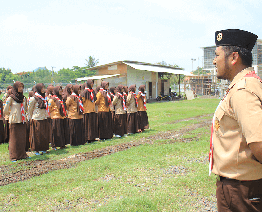 Aksi Lingkungan Sejuta Lubang Resapan Biopori Pramuka Universitas Nurul Jadid