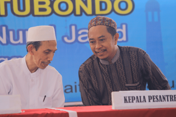 KH. Moh. Zuhri Zaini bersama KH. Abdul Hamid Wahid