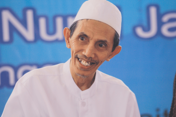 KH. Moh. Zuhri Zaini