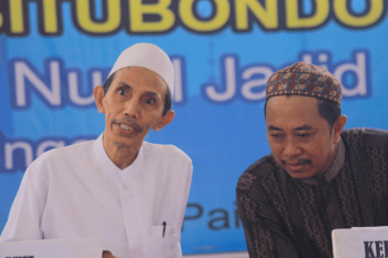 KH. Moh. Zuhri Zaini bersama KH. Abdul Hamid Wahid