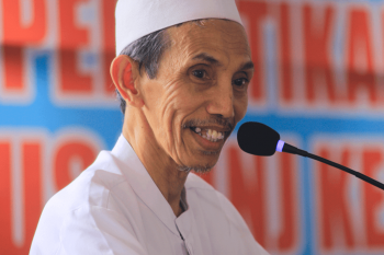 KH. Moh. Zuhri Zaini