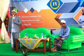 Penyaji Seminar Motivasi KH. Hafidzul Hakim Noer