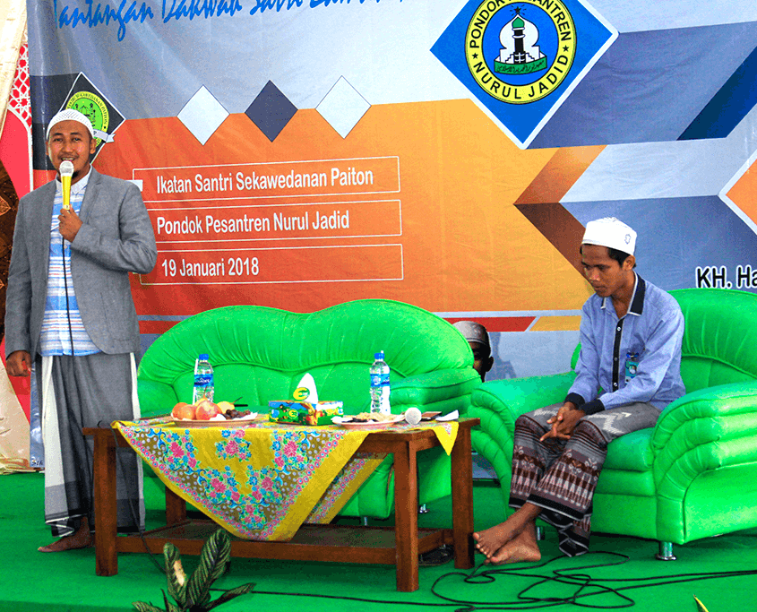 Penyaji Seminar Motivasi KH. Hafidzul Hakim Noer