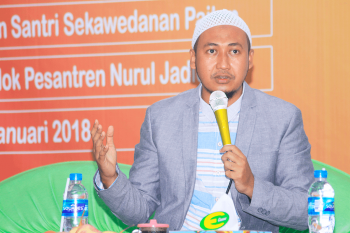 Penyaji Seminar Motivasi KH. Hafidzul Hakim Noer